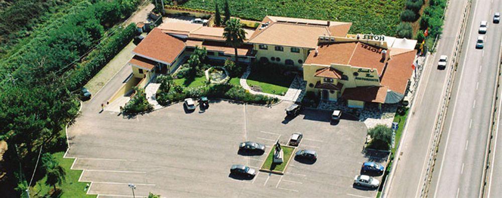 La Locanda Del Cavaliere Borgo Montello Kültér fotó