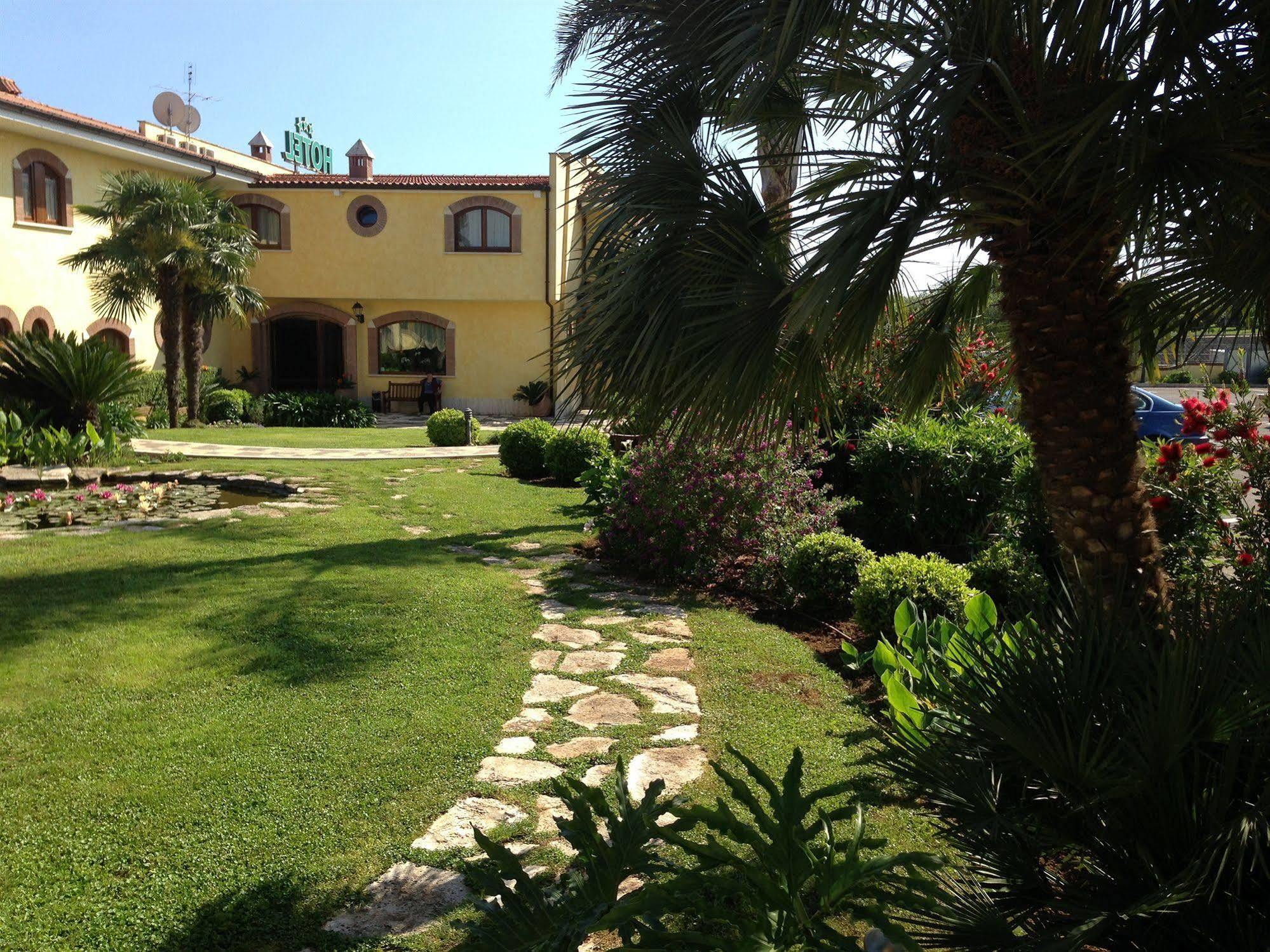 La Locanda Del Cavaliere Borgo Montello Kültér fotó